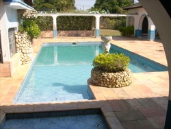 19 Piscina Entrada.JPG